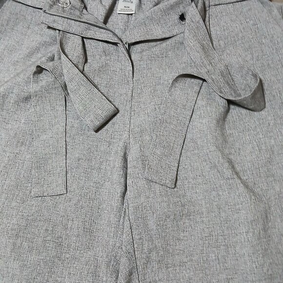H&M Black Bodysuit with Streetwear Society Gray Pants, Medium Set, Bundle up - Picture 9 of 13